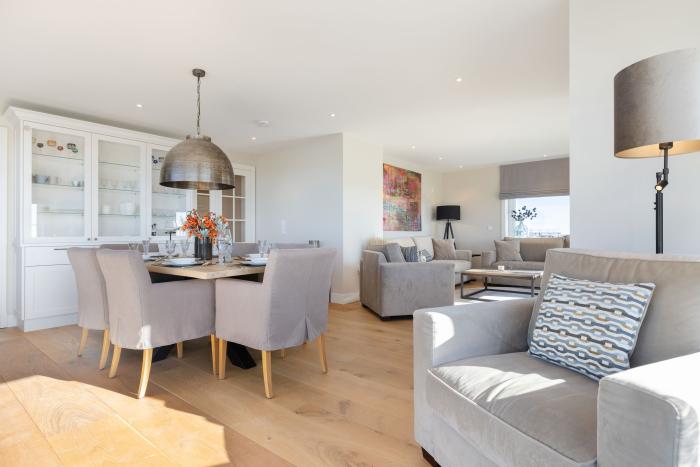 Appartement-Vermietung Bals - Haus Sola Bona - Elisabethstraße 11 | 44 Ocean view | Sylt | Westerland, 3-Zimmer-Penthouse für 4 Personen mit 2 Schlafzimmer, 1 Badezimmer, Gäste WC, ca. 125 m2, Fahrstuhl im Haus