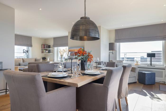 Appartement-Vermietung Bals - Haus Sola Bona - Elisabethstraße 11 | 44 Ocean view | Sylt | Westerland, 3-Zimmer-Penthouse für 4 Personen mit 2 Schlafzimmer, 1 Badezimmer, Gäste WC, ca. 125 m2, Fahrstuhl im Haus