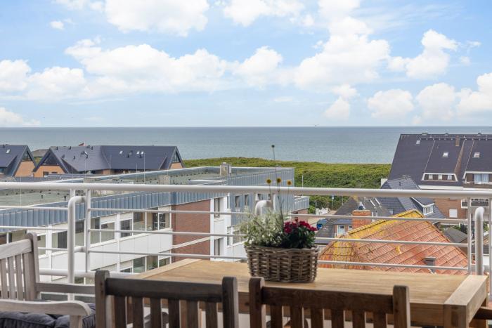 Appartement-Vermietung Bals - Haus Sola Bona - Elisabethstraße 11 | 44 Ocean view | Sylt | Westerland, 3-Zimmer-Penthouse für 4 Personen mit 2 Schlafzimmer, 1 Badezimmer, Gäste WC, ca. 125 m2, Fahrstuhl im Haus