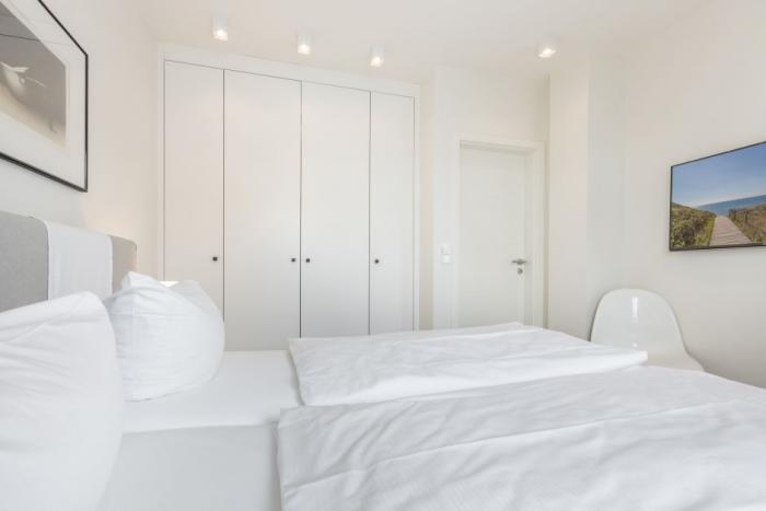 Appartement-Vermietung Bals -  - Klaus-Groth-Straße 3 | 7 Üp Taak | Sylt | Westerland, 3-Zimmer-Penthouse für 4 Personen mit 2 Schlafzimmer, 2 Badezimmer, ca. 108 m2, Fahrstuhl im Haus