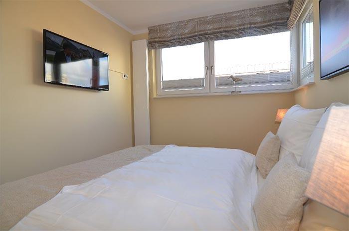 Appartement-Vermietung Bals - Villa Strauch - Elisabethstraße 17 | Wohnung 2.3 | Sylt | Westerland, 2-Zimmer-Wohnung im 2. OG für 2 Personen mit 1 Schlafzimmer, 1 Badezimmer, ca. 52 m2, Garage, Fahrstuhl im Haus