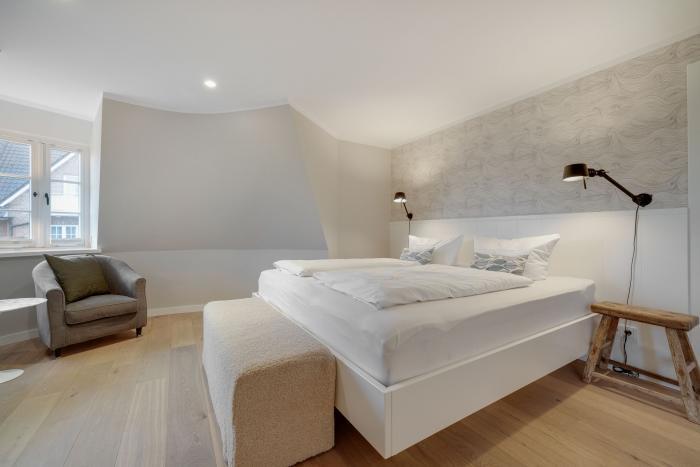 Appartement-Vermietung Bals - Sturmhues - Seedüne 9a | Sylt | Wenningstedt, Reetdachhaus für 6 Personen mit 3 Schlafzimmer, 3 Badezimmer, ca. 162 m2