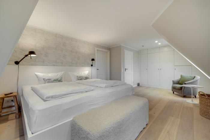 Appartement-Vermietung Bals - Sturmhues - Seedüne 9a | Sylt | Wenningstedt, Reetdachhaus für 6 Personen mit 3 Schlafzimmer, 3 Badezimmer, ca. 162 m2