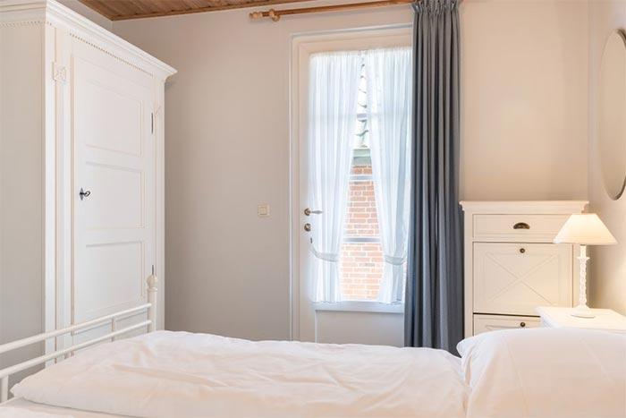 Appartement-Vermietung Bals - Landhaus Feldlerche - Horsatal 4 | Wohnung 2 | Sylt | Wenningstedt, 2-Zimmer-EG-Wohnung für 2 Personen mit 1 Schlafzimmer, 1 Badezimmer, ca. 45 m2