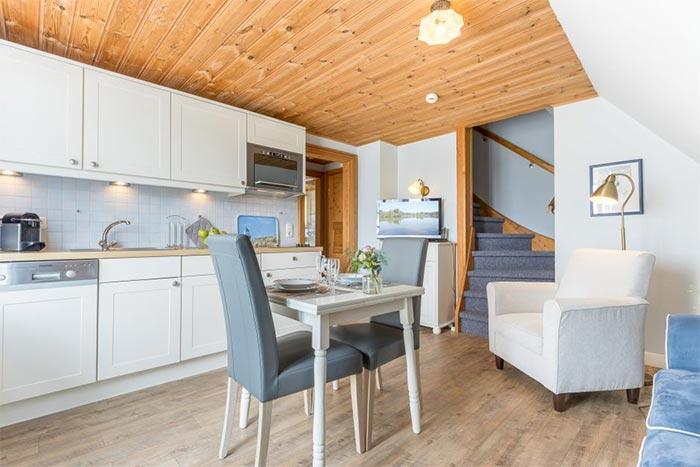 Appartement-Vermietung Bals - Landhaus Feldlerche - Horsatal 4 | Wohnung 3 | Sylt | Wenningstedt, 3-Zimmer-OG-Wohnung  | Maisonette für 3 Personen mit 2 Schlafzimmer, 1 Badezimmer, ca. 57 m2