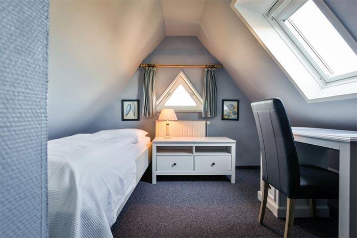 Appartement-Vermietung Bals - Landhaus Feldlerche - Horsatal 4 | Wohnung 3 | Sylt | Wenningstedt, 3-Zimmer-OG-Wohnung  | Maisonette für 3 Personen mit 2 Schlafzimmer, 1 Badezimmer, ca. 57 m2