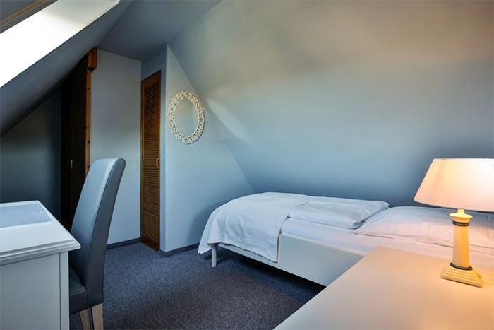 Appartement-Vermietung Bals - Landhaus Feldlerche - Horsatal 4 | Wohnung 3 | Sylt | Wenningstedt, 3-Zimmer-OG-Wohnung  | Maisonette für 3 Personen mit 2 Schlafzimmer, 1 Badezimmer, ca. 57 m2