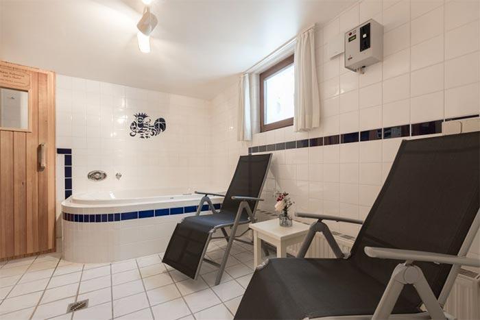 Appartement-Vermietung Bals - Landhaus Feldlerche - Horsatal 4 | Wohnung 3 | Sylt | Wenningstedt, 3-Zimmer-OG-Wohnung  | Maisonette für 3 Personen mit 2 Schlafzimmer, 1 Badezimmer, ca. 57 m2