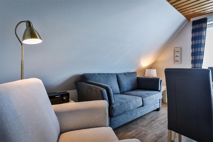 Appartement-Vermietung Bals - Landhaus Feldlerche - Horsatal 4 | Wohnung 3 | Sylt | Wenningstedt, 3-Zimmer-OG-Wohnung  | Maisonette für 3 Personen mit 2 Schlafzimmer, 1 Badezimmer, ca. 57 m2