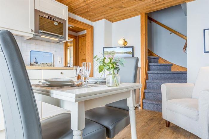 Appartement-Vermietung Bals - Landhaus Feldlerche - Horsatal 4 | Wohnung 3 | Sylt | Wenningstedt, 3-Zimmer-OG-Wohnung  | Maisonette für 3 Personen mit 2 Schlafzimmer, 1 Badezimmer, ca. 57 m2