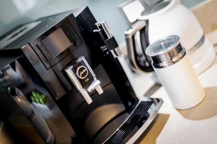 Appartement-Vermietung Bals - Ferienhaus Meeresrauschen - Im Grund 18d | Sylt | Wenningstedt, Reetdachhaus für 2 Personen mit 1 Schlafzimmer, 2 Badezimmer, Gäste WC, ca. 135 m2