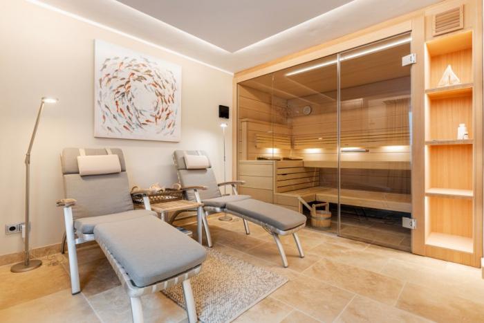 Appartement-Vermietung Bals - Ferienhaus Meeresrauschen - Im Grund 18d | Sylt | Wenningstedt, Reetdachhaus für 2 Personen mit 1 Schlafzimmer, 2 Badezimmer, Gäste WC, ca. 135 m2