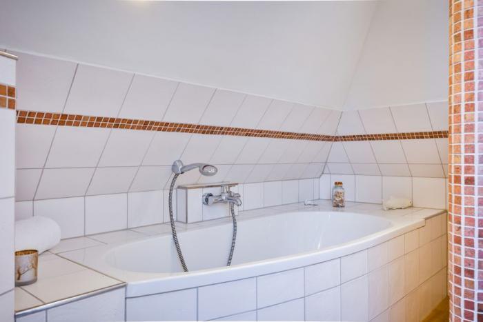 Appartement-Vermietung Bals - Stadthaus Bötticherstraße - Bötticherstraße 2 | Wohnung 7 | Sylt | Westerland, 2-Zimmer-Wohnung im DG für 2 Personen mit 1 Schlafzimmer, 1 Badezimmer, ca. 40 m2