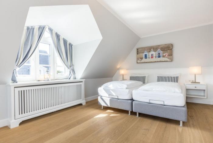 Appartement-Vermietung Bals - Sylter Quartier - Hoyerweg 10c | Haus 6.1 Söl Hüs | Sylt | Westerland, Hausteil für 6 Personen mit 4 Schlafzimmer, 3 Badezimmer, Gäste WC, ca. 137 m2, Grundstück ca. 320 m2