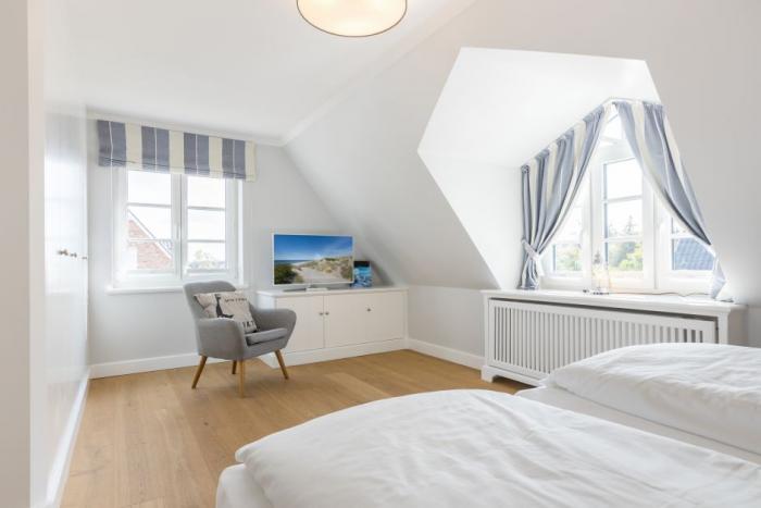 Appartement-Vermietung Bals - Sylter Quartier - Hoyerweg 10c | Haus 6.1 Söl Hüs | Sylt | Westerland, Hausteil für 6 Personen mit 4 Schlafzimmer, 3 Badezimmer, Gäste WC, ca. 137 m2, Grundstück ca. 320 m2