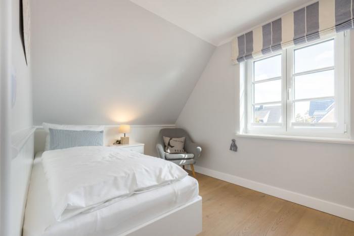 Appartement-Vermietung Bals - Sylter Quartier - Hoyerweg 10c | Haus 6.1 Söl Hüs | Sylt | Westerland, Hausteil für 6 Personen mit 4 Schlafzimmer, 3 Badezimmer, Gäste WC, ca. 137 m2, Grundstück ca. 320 m2