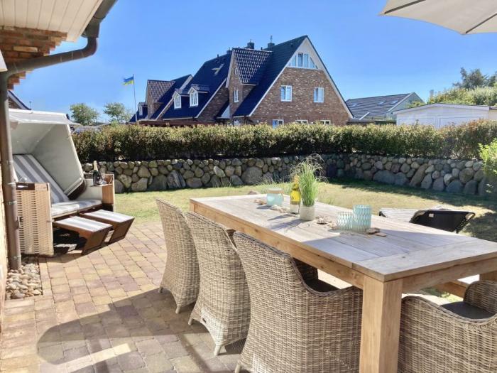 Appartement-Vermietung Bals - Sylter Quartier - Hoyerweg 10c | Haus 6.1 Söl Hüs | Sylt | Westerland, Hausteil für 6 Personen mit 4 Schlafzimmer, 3 Badezimmer, Gäste WC, ca. 137 m2, Grundstück ca. 320 m2