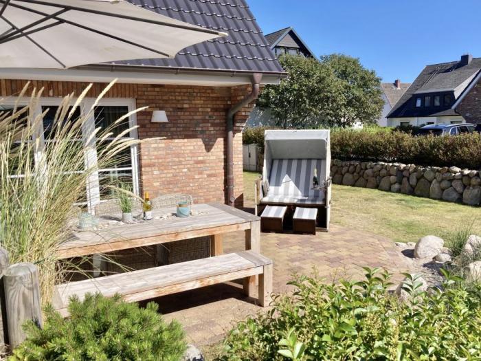 Appartement-Vermietung Bals - Sylter Quartier - Hoyerweg 10c | Haus 6.1 Söl Hüs | Sylt | Westerland, Hausteil für 6 Personen mit 4 Schlafzimmer, 3 Badezimmer, Gäste WC, ca. 137 m2, Grundstück ca. 320 m2