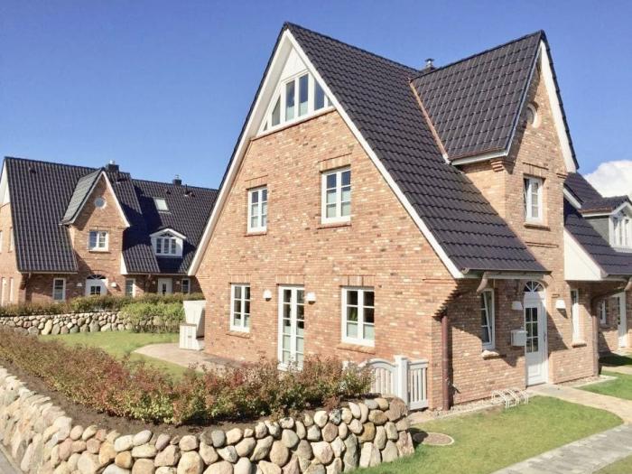 Appartement-Vermietung Bals - Sylter Quartier - Hoyerweg 10c | Haus 6.1 Söl Hüs | Sylt | Westerland, Hausteil für 6 Personen mit 4 Schlafzimmer, 3 Badezimmer, Gäste WC, ca. 137 m2, Grundstück ca. 320 m2