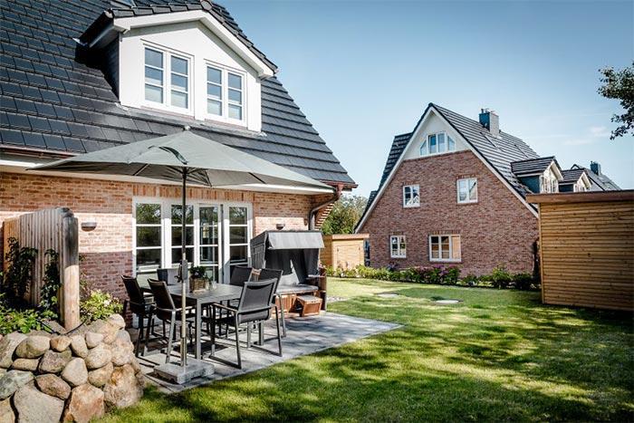 Appartement-Vermietung Bals -  - Friesische Straße 49e | Sylt | Westerland, Doppelhaushälfte für 5 Personen mit 3 Schlafzimmer, 2 Badezimmer, Gäste WC, ca. 137 m2