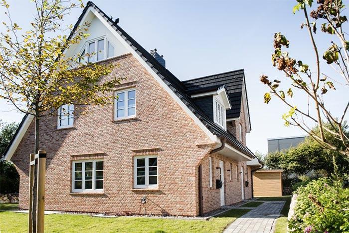 Appartement-Vermietung Bals -  - Friesische Straße 49e | Sylt | Westerland, Doppelhaushälfte für 5 Personen mit 3 Schlafzimmer, 2 Badezimmer, Gäste WC, ca. 137 m2