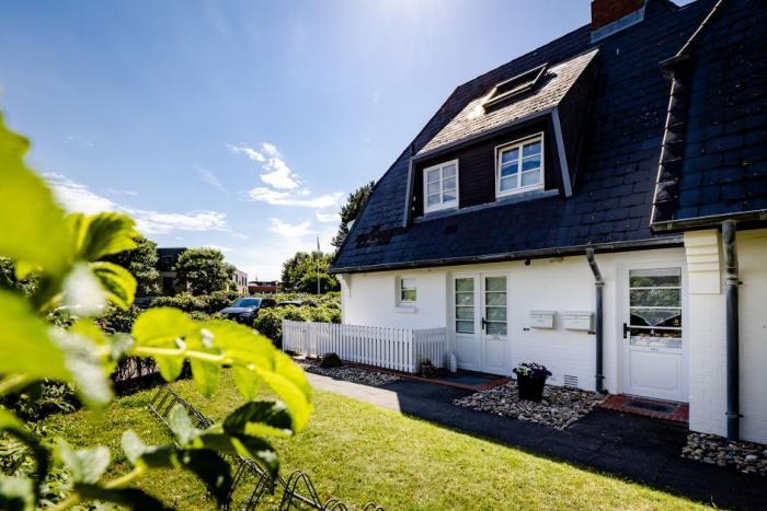 Appartement-Vermietung Bals - Wohnpark Friesenhain - Kollundweg 25b | Sylt | Westerland, 3-Zimmer-OG-Wohnung für 2 Personen mit 1 Schlafzimmer, 1 Badezimmer, ca. 73 m2