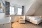 Appartement-Vermietung Bals -  - Klenterdeel 3e | Sylt | Keitum, Hausteil unter Reet für 6 Personen mit 3 Schlafzimmer, 2 Badezimmer, Gäste WC, ca. 150 m2 - Bild-21